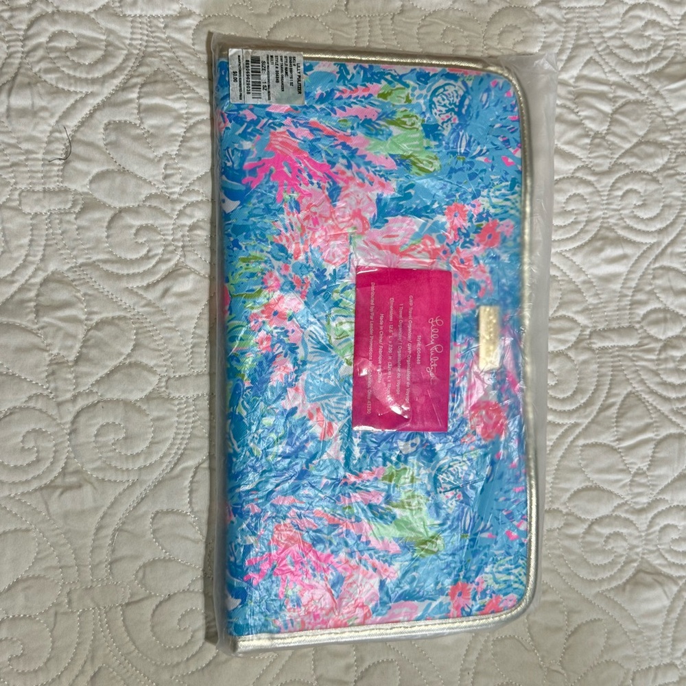 Lilly Pulitzer travel organizer case in Fished my wish print New NWT